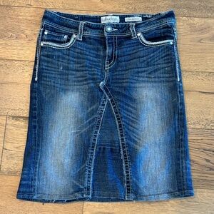 DAYTRIP Upcycled denim jean skirt - Knee Length - 31R Women's 10-12-14 .. Comfy!